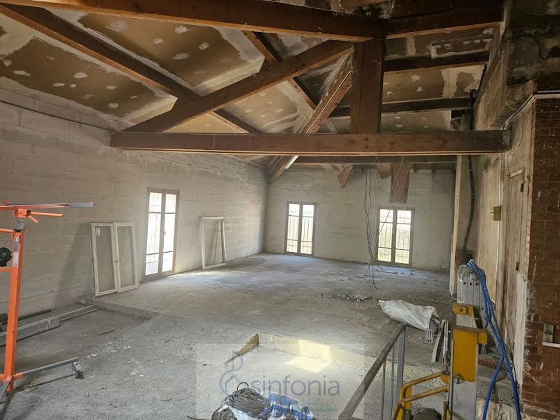 Vente maison  244 m² à Remoulins (30210), 185 000 €