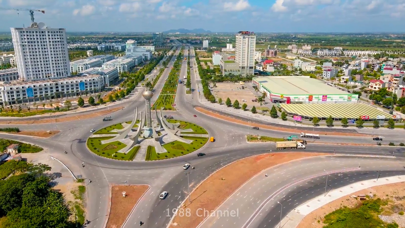 Tỉnh đông dân nhất, có thành phố nhỏ nhất Việt Nam