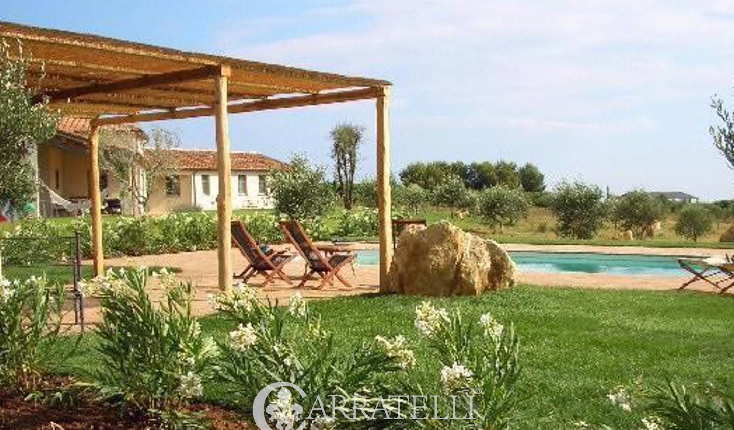 Villa with pool and garden Capalbio