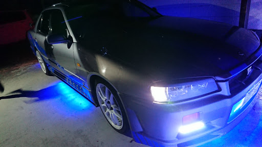 スカイライン のバイナルグラフィック ワイルドスピード ワイスピ仕様 ポールウォーカー命日 アンダーネオンに関するカスタム メンテナンスの投稿画像 車 のカスタム情報はcartune