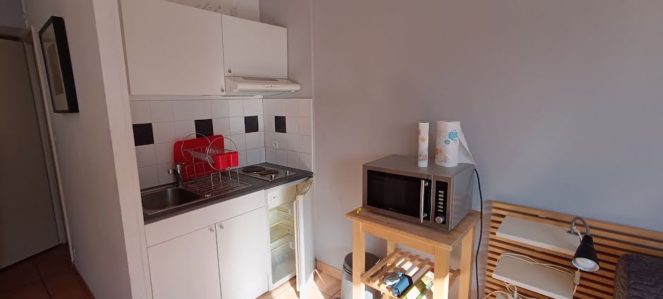 Location  appartement 1 pièce 20 m² à Saint-Mandrier-sur-Mer (83430), 450 €