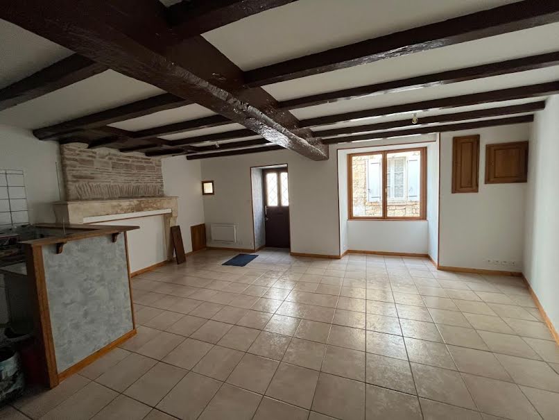 Vente maison 3 pièces 93 m² à La Rochefoucauld (16110), 82 000 €