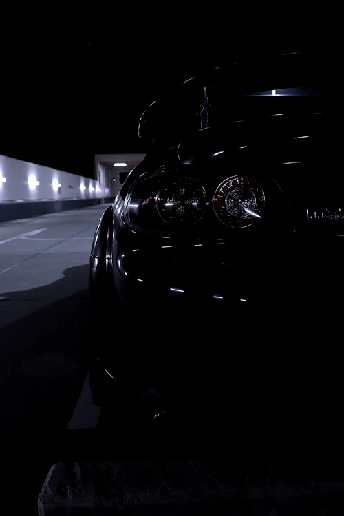 ｲﾀﾝｼﾞさんが投稿したMAZDA・RX8・一眼レフカメラ練習中・屋上でパシャリに関するカスタム事例の投稿画像1枚目