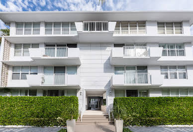 Apartment with pool 18