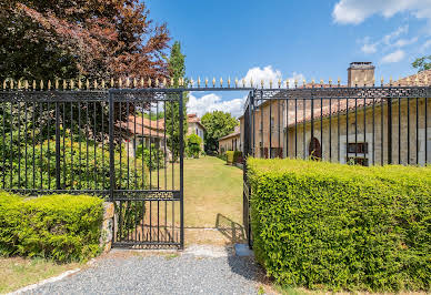 House with pool and garden 2