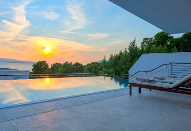 House with pool and terrace 3