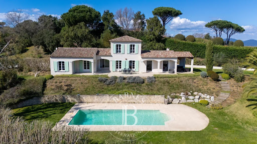 House with pool 3