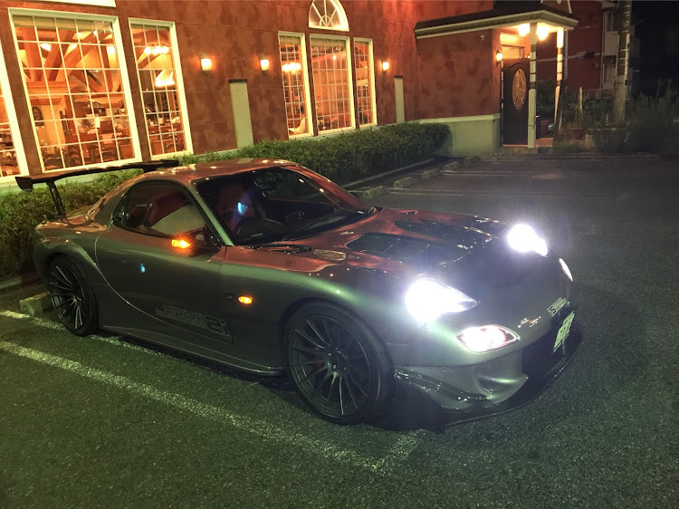 RX-7のヘッドライトLED・コンビネーションランプLED・サイドミラーウィンカー・ガナドールエアロミラーに関するカスタム事例｜車のカスタム