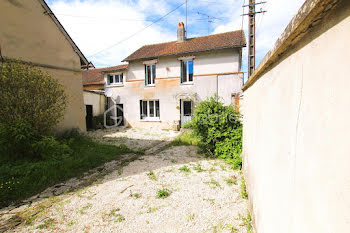 maison à Saint-Piat (28)