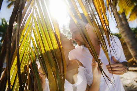 Fotógrafo de casamento Elena Mikhaylova (elenamikhaylova). Foto de 8 de abril 2022