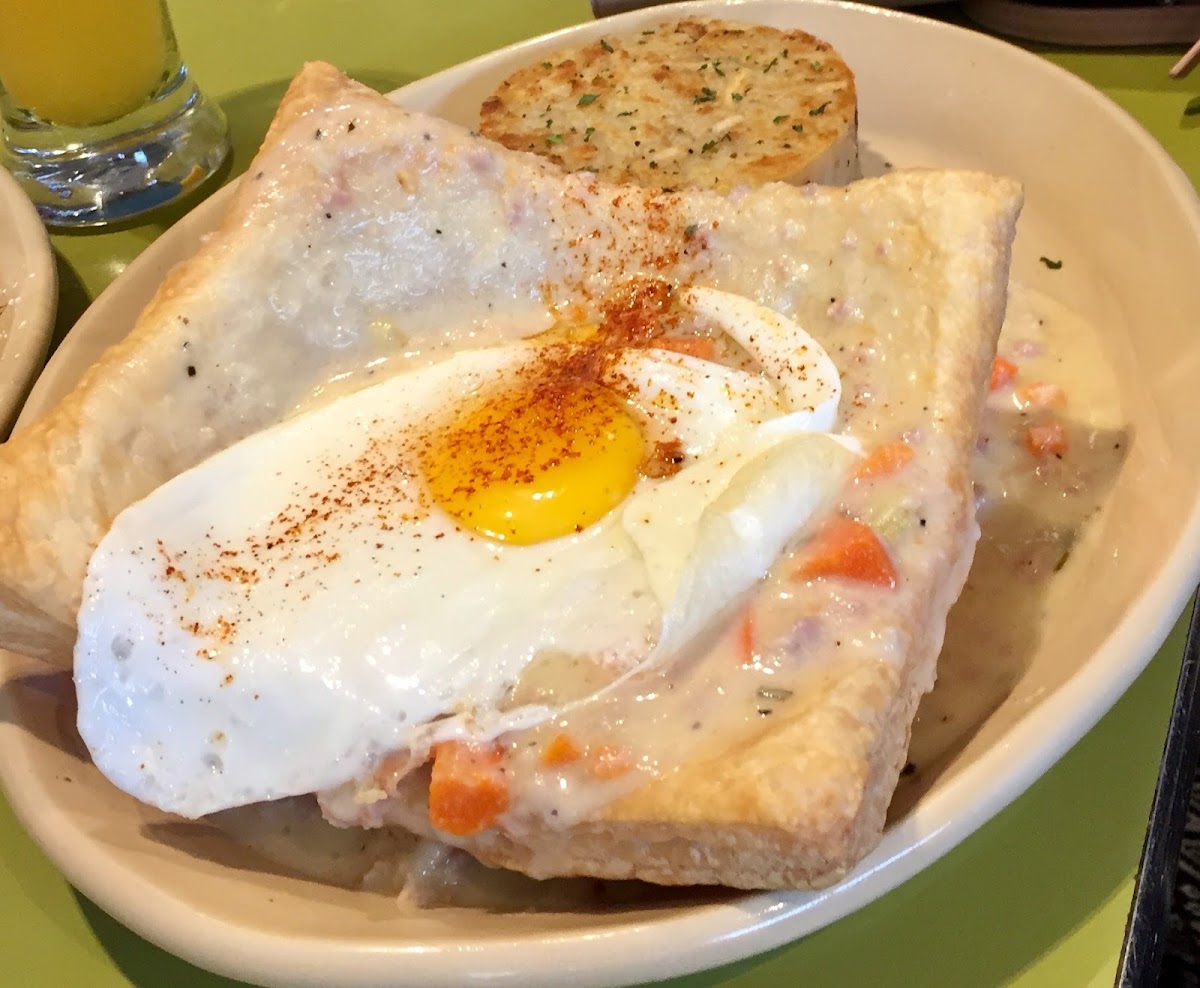 Breakfast pot pie