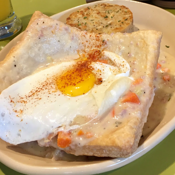 Breakfast pot pie