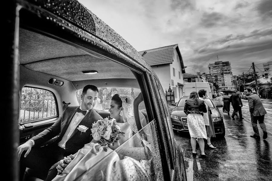 Wedding photographer Ionut Diaconescu (fotodia). Photo of 15 March 2017