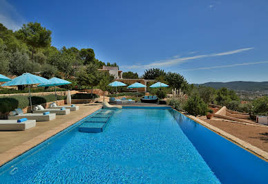 Maison avec piscine et jardin 1