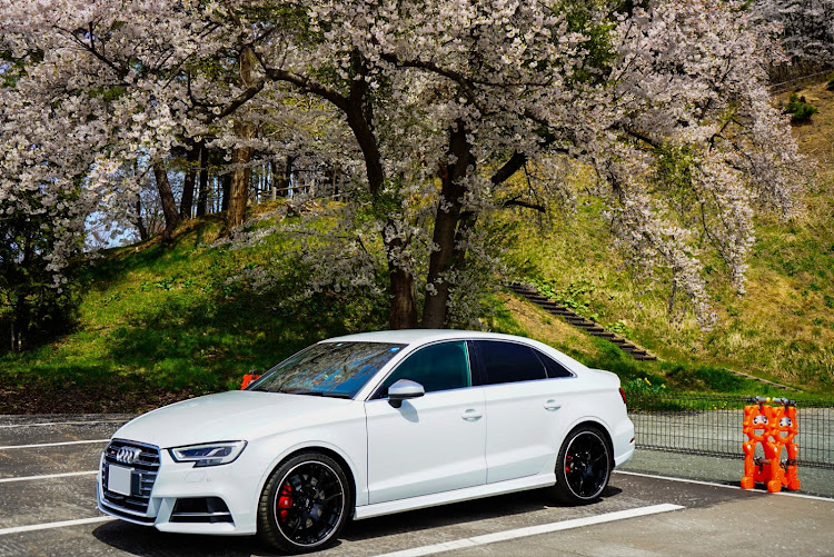 S3 セダンのアウディ・夏仕様に変更・弘前公園・桜コラボ🌸・ドリルドローターに関するカスタム事例の投稿画像4枚目