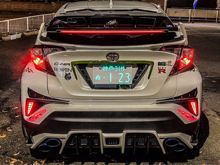 C-HRの目指せPickUpCars・CｰHR ROWEN フルエアロ・ピックアップして下さ〜い🤣・御堂筋イルミネーション2020・洗車終了に関するカスタム事例の投稿画像4枚目
