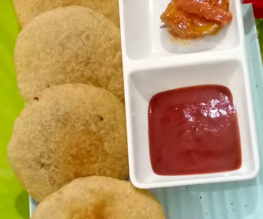 Green Peas ( Matar ) Ki Kachauri (2 Peace) With Sos, Aachar And Salad