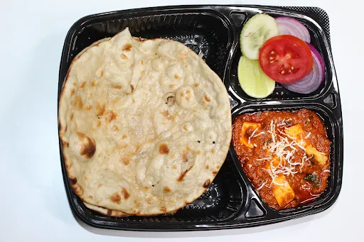 Chicken Pyaza [Serves 1] With Butter Naan [2 Pieces]
