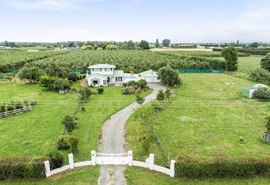 House with garden 6