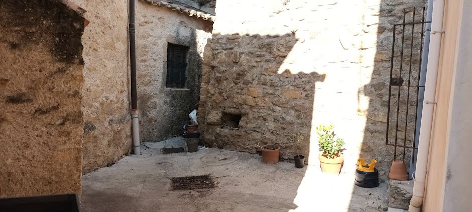 Vente atelier 5 pièces 121 m² à Orange (84100), 198 000 €