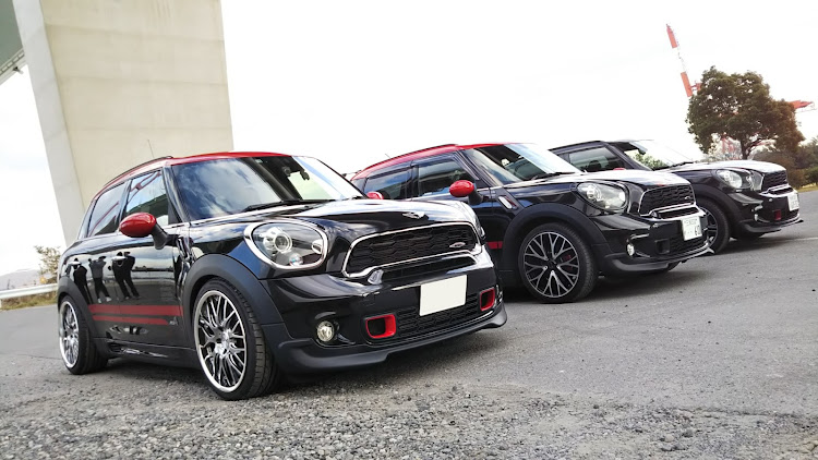 ミニ クロスオーバーのオフ会・R60JCWが３台・名港トリトン・ロデッカに関するカスタム事例の投稿画像2枚目