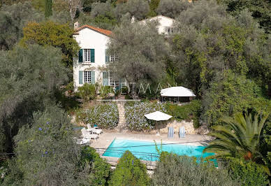 Propriété avec piscine et jardin 11