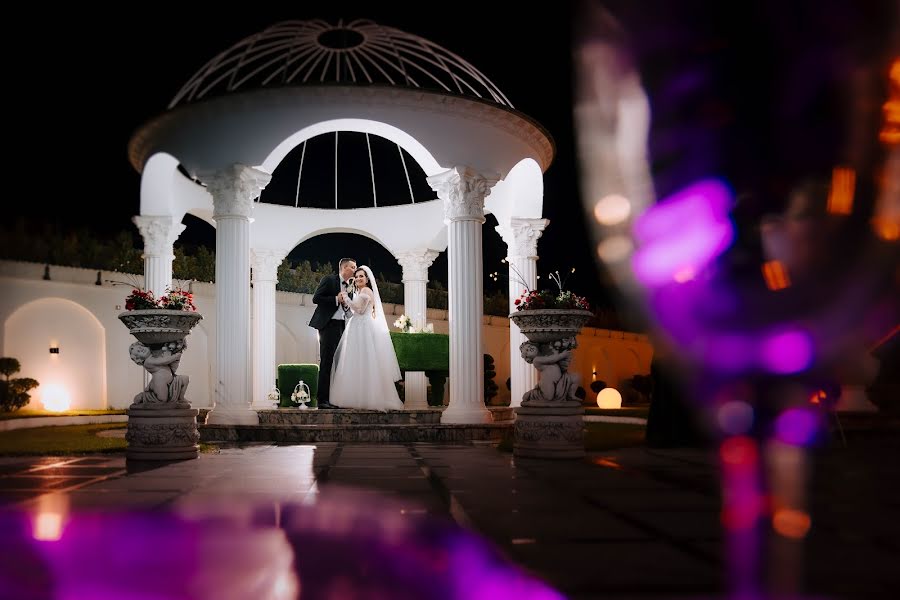 Wedding photographer Vaduva Adelin-Ionut (infinitemoments). Photo of 13 May