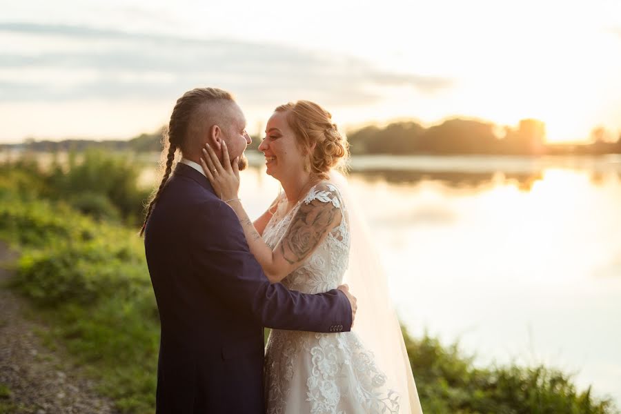 Fotógrafo de bodas Laura Laurencikova (absinthfairy). Foto del 20 de diciembre 2019