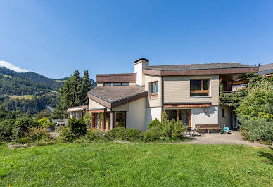 House with garden and terrace 9