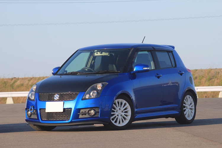 インプレッサ WRX STIのカメ活・ドライブ・スイフトスポーツzc31sに関するカスタム事例の投稿画像3枚目