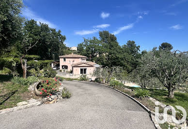 Maison avec piscine et terrasse 7