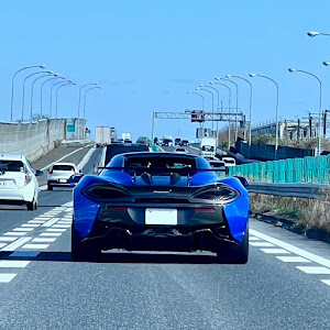 570S スパイダー