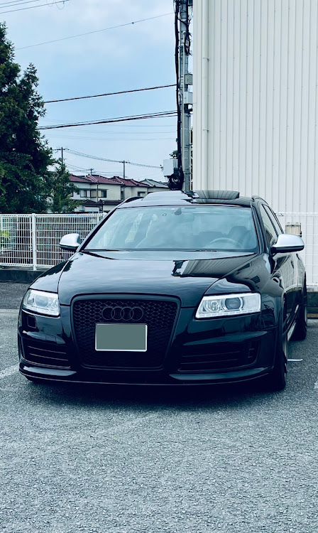 RS6 アバントの久々に写真撮影・ぷち整形・スタータースイッチ交換・お尻大好き・たまには正面に関するカスタム事例の投稿画像5枚目
