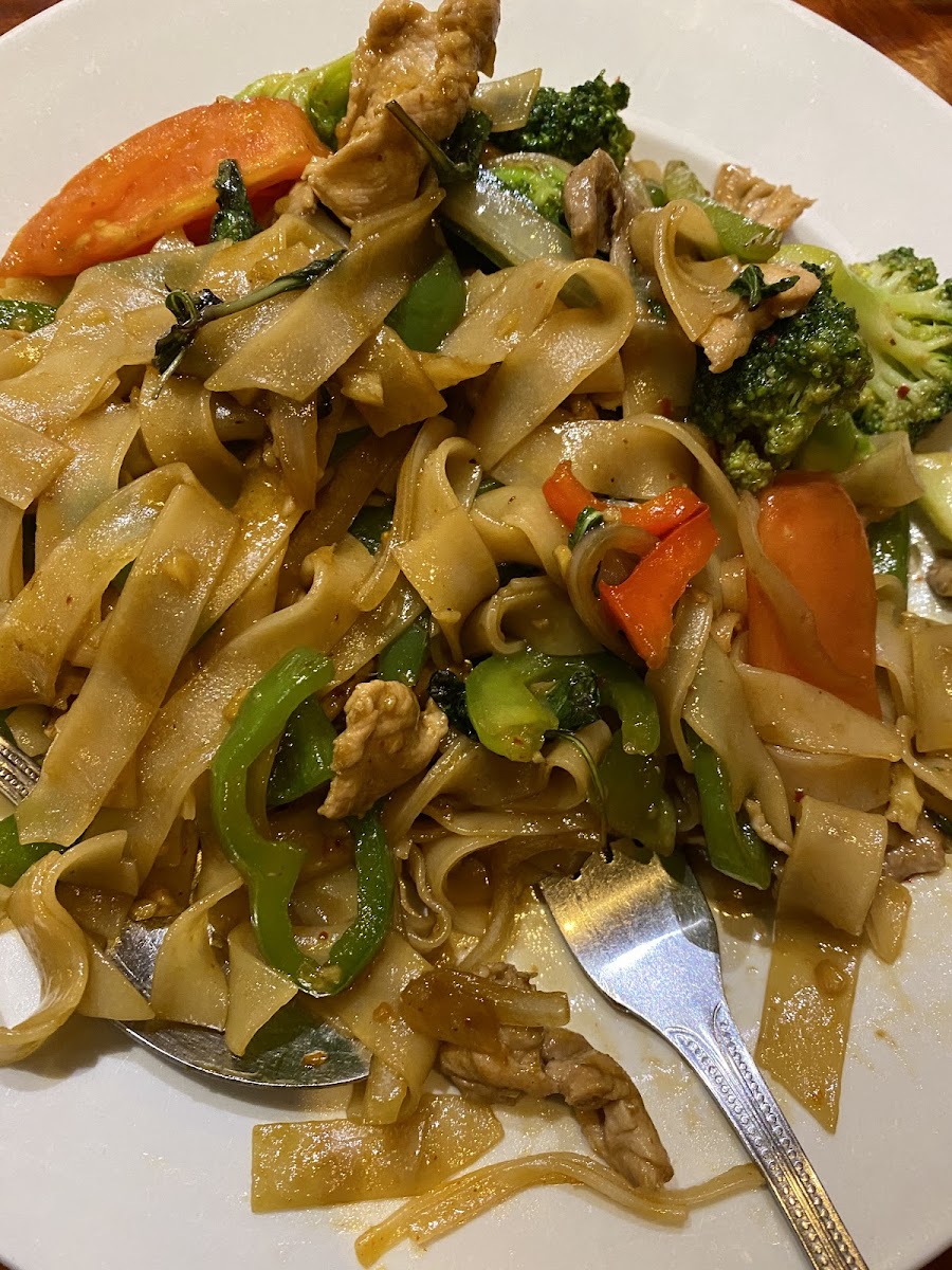 Pad kee mao