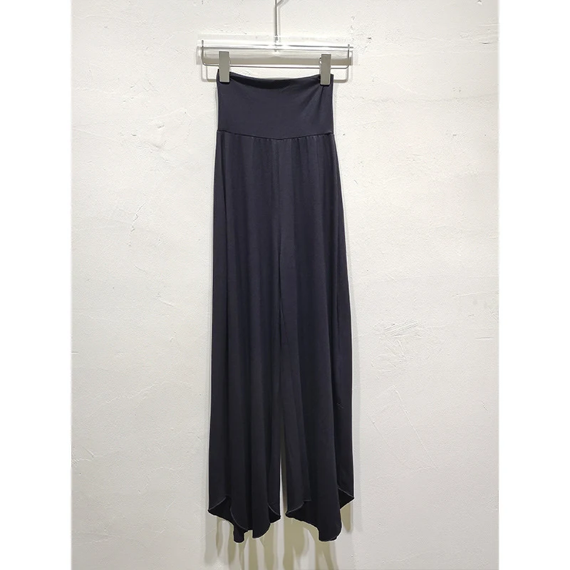Pantalon large en fibre de bambou, taille haute, respirant, ample, irrégulier, effet nude, pour un confort optimal et une liberté de mouvement.
