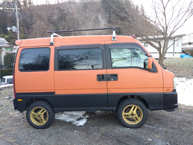 サンバーディアスワゴンの右斜め前写真展・左斜め後ろ写真展・サンバーディアスワゴン・アゲバンに関するカスタム事例の投稿画像4枚目