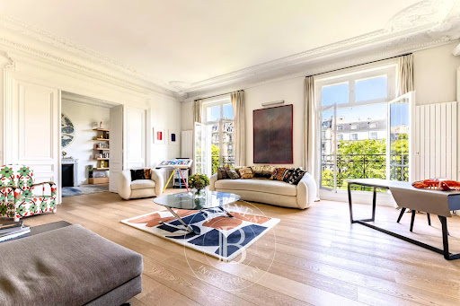 Contemporary apartment 1