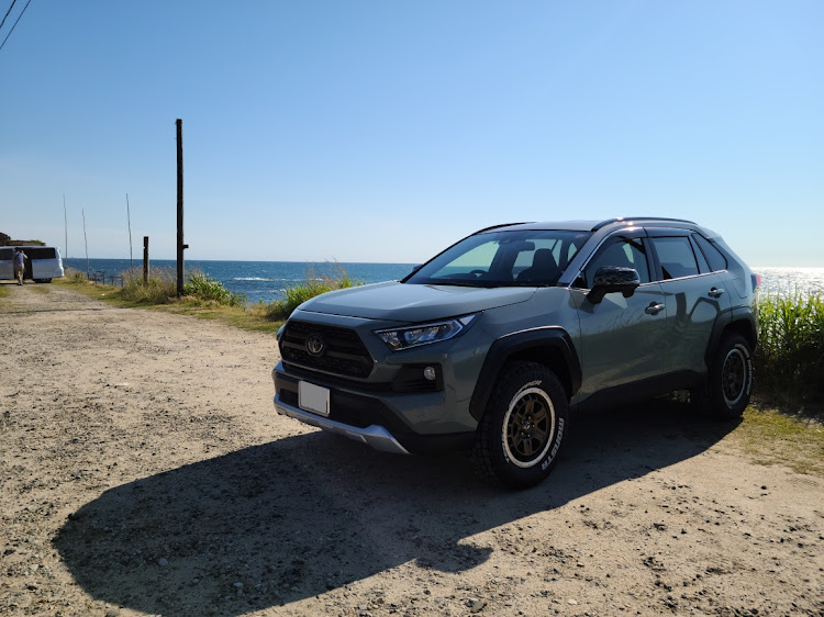 RAV4のＲＡＶ4・ドライブ・海に関するカスタム事例の投稿画像1枚目