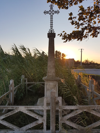 Croix Route De Salin De Giraud