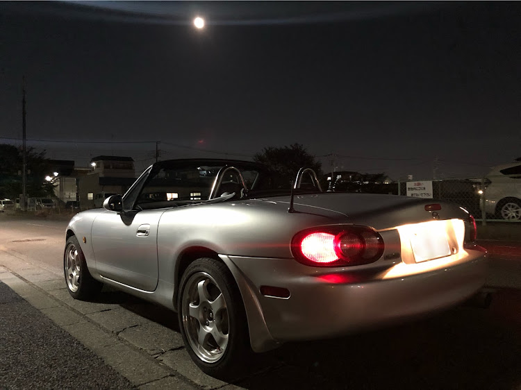 ロードスターのお月見ドライブ・夜のドライブ・NB ロードスター・オープンドライブ・オープンカーのある生活に関するカスタム事例の投稿画像1枚目