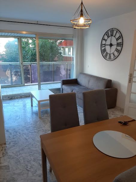 Location  appartement 2 pièces 57 m² à Antibes (06600), 1 100 €