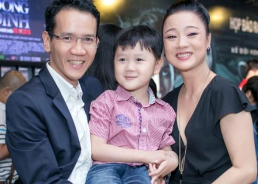 Cậu bé càng lớn càng đẹp trai