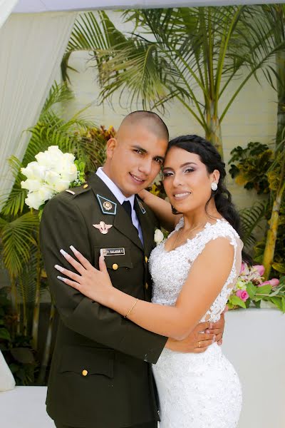 Fotógrafo de casamento Carlos Nieva Euribe (enriqueeuribe). Foto de 3 de junho 2022