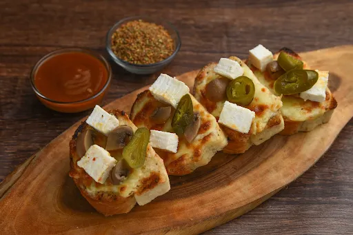 Hot Signature Garlic Bread