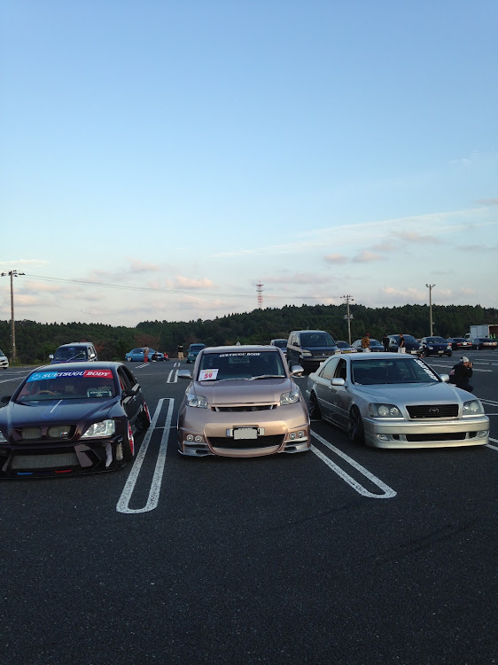 カローラルミオンのクラウン・カスタム・トヨタ・ドライブに関するカスタム事例の投稿画像1枚目