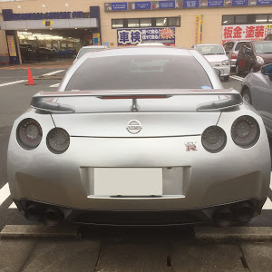 NISSAN GT-R