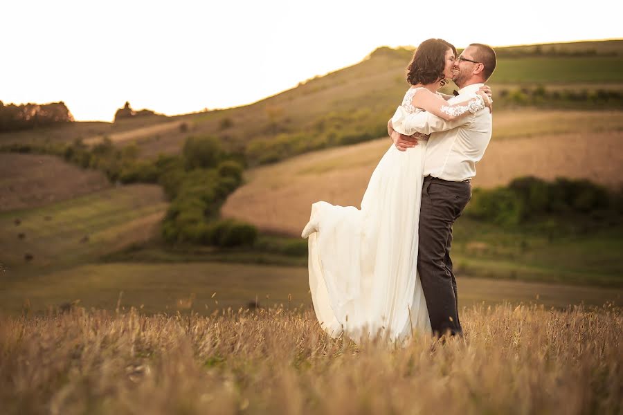 Wedding photographer Bogdan Bucseneanu (blurphotoevents). Photo of 1 October 2018