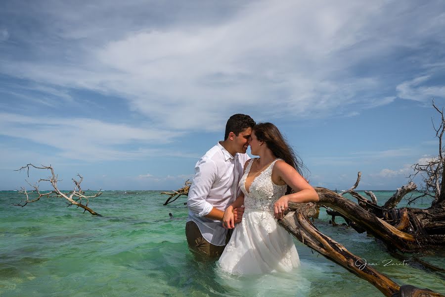 Fotografo di matrimoni Juan Zarate (zarate). Foto del 28 agosto 2019