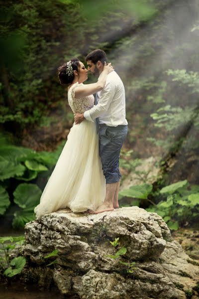 結婚式の写真家George Mouratidis (mouratidis)。2023 4月11日の写真