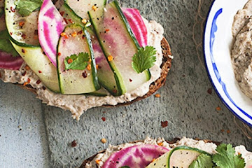 Smoked mackerel pâté with cucumber and pickled beetroot